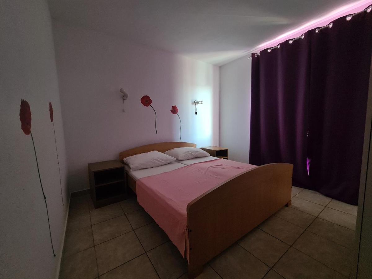 Apartments Niko Trogir Eksteriør bilde